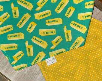 Big Sticks of Butter Hundehalstuch, Snap On & Reversible Bandana, Haustier Zubehör, K und M Halsbänder, Türkis und Gelb, Kochen, Essen, Fett