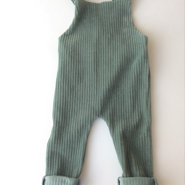 Salopette für Baby und Kleinkind - Latzhose in grau-grünem Stretchrippensamt, Overall, Overall, Jumpsuit, Gartenanzug,