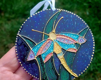 Atrapasueños de libélula de vidrio pintado a mano