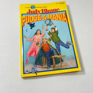 Judy Blume Fudge a Mania vintage paperback Dell book circa 1991 Young adult, tween book about bullying.