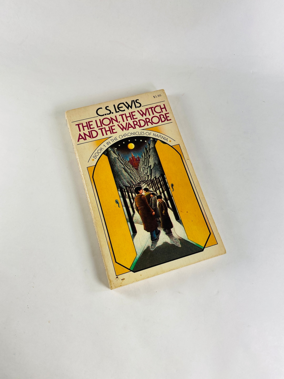 Chronicles of Narnia by CS Lewis Lion, the Witch and the Wardrobe ...