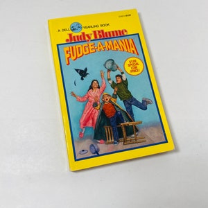 Judy Blume Fudge a Mania vintage paperback Dell book circa 1990 Young adult, tween book about bullying.