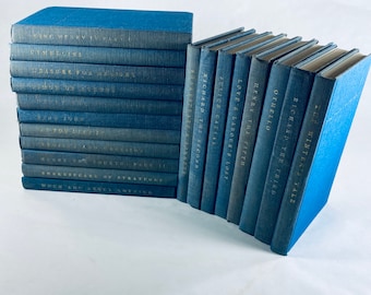 1961 Yale Shakespeare Blue book vintage books PICK ONE! Plays, poetry & sonnets King Lear Macbeth Romeo and Juliet Anthony and Cleopatra sky