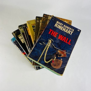 1960er 1970er Mary Roberts Rinehart vintage FRÜHE Taschenbücher. Kreisförmige Treppe Bruchstelle Sieben Sterne Wand Wandermesser