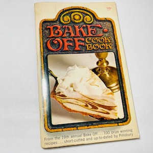Pillsbury Vintage Baking Recipe cookbook booklet circa 1968 by Ann Pillsbury. Kitchen retro decor.