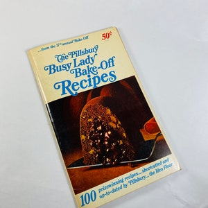 Pillsbury Busy Lady Bake-off Recipes Vintage cookbook booklet circa 1966 Baking is Fun by Ann Pillsbury. Kitchen blue white decor.