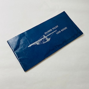 Glider Pilot Flight Record and Log Book vintage Flugbuch circa 1969 blaues Flugzeug Luftfahrt Sammlerstück
