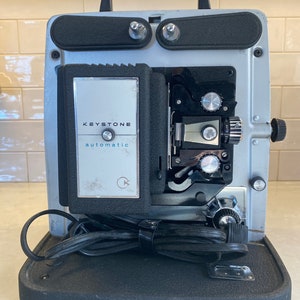 Vintage KEYSTONE   Model 980Z / 8MM Film Projector USA In metal Carry Case