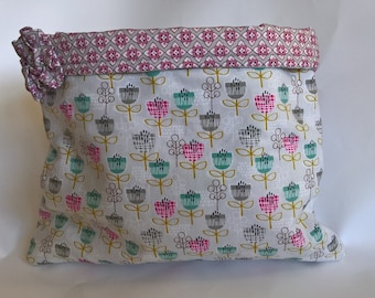 Gift bag, fabric storage bag, jewellery storage bag, pinks, flowers, fabric bag, pretty gift bag, craft bag