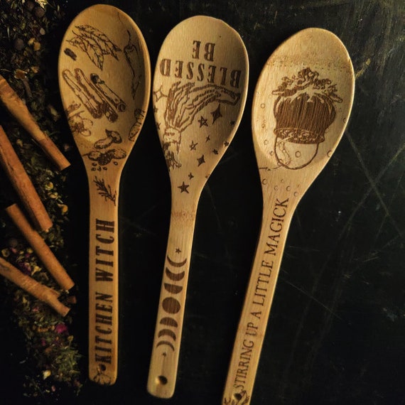 Haooryx 5PCS Halloween Wooden Bamboo Spoons Set Witch Magic Wood Burned  Spatulas with 3D Embossing Bamboo Spatulas Cooking Spoon for Halloween  Party