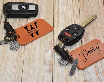 Chaveiro de couro personalizado: chaveiro de couro gravado