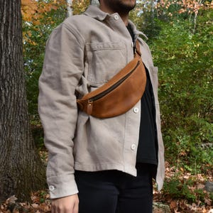 Vollnarbenleder Crossbody-Tasche mit verstellbarem Riemen, weiches Leder Fanny Pack für Frauen, Sling Bag für Männer, personalisierte Unisex-Gürteltasche