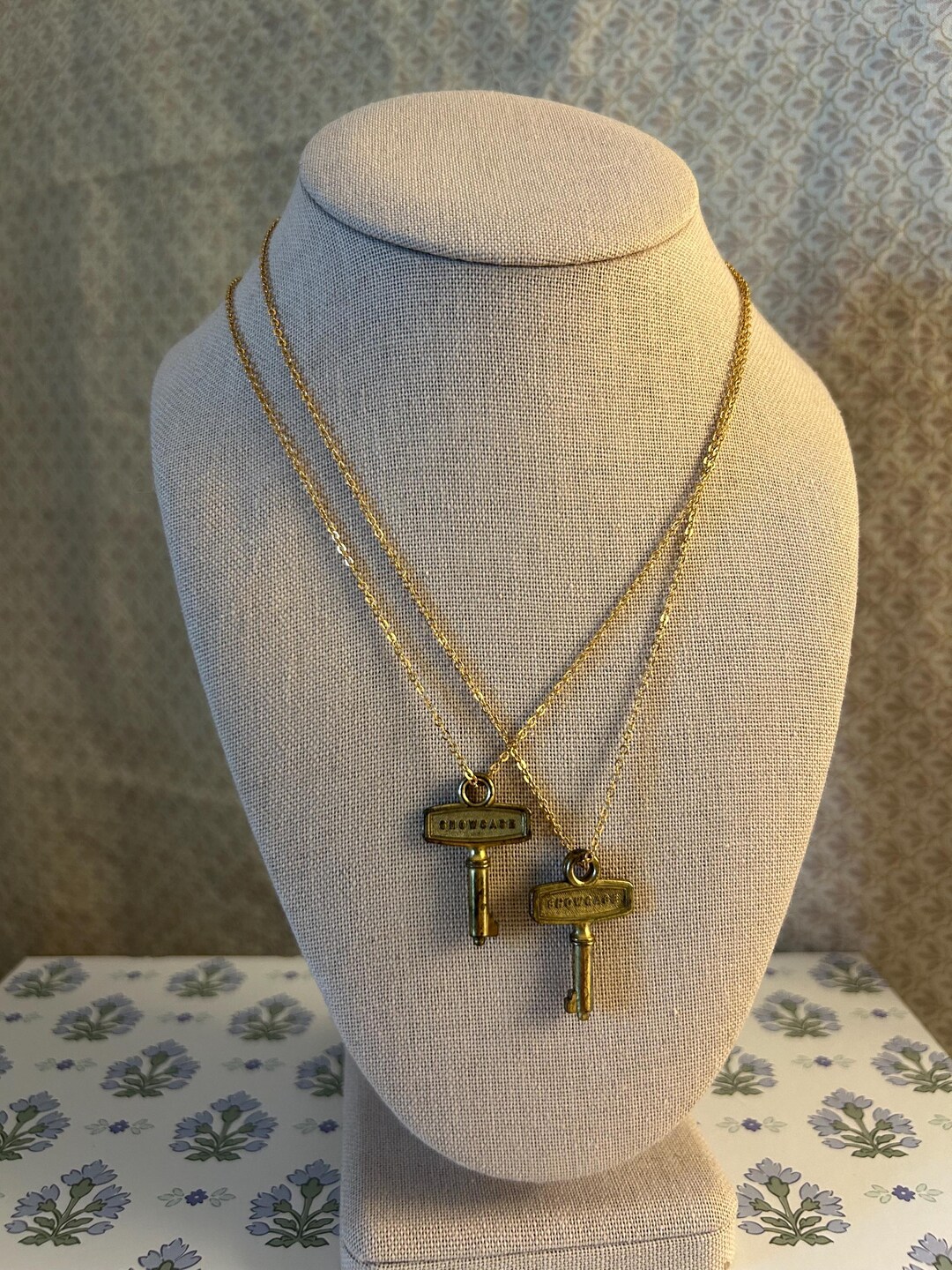 Kim & Co. Vintage Style Pendant Necklace main image 1
