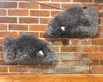 Piezas de piel de oveja gris niebla Cloud Pieces: Decoración y artesanía Woolmark Merino Shearling Cumulus