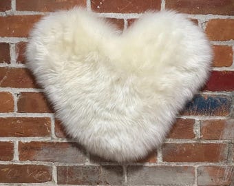 Sheepskin Heart Rug: White Woolmark Shearling Leather Decor