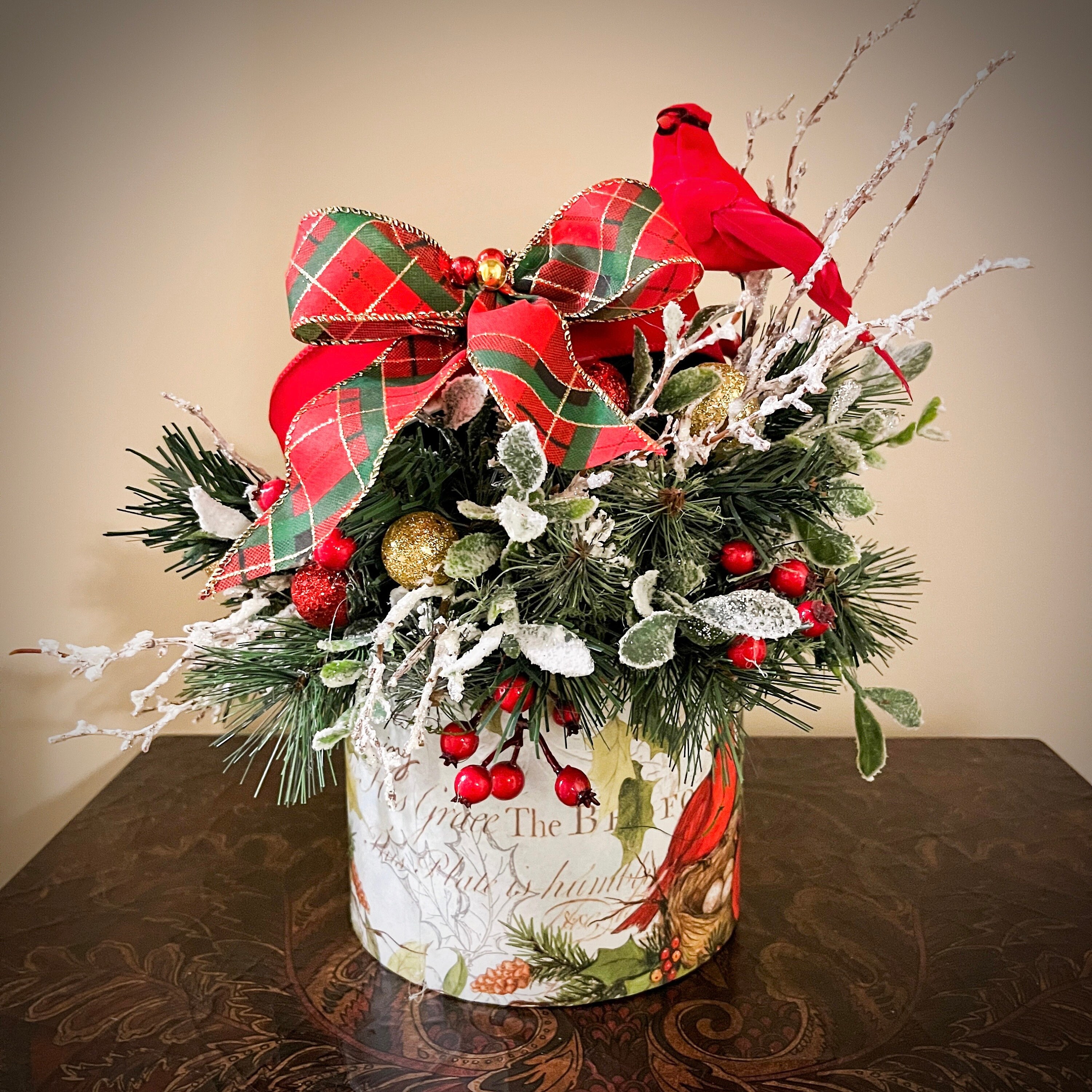 Cardinal christmas centerpiece Clearance