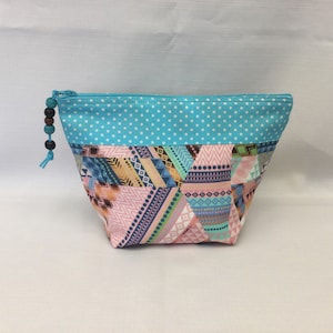 Bolsa de cosméticos patchwork/bolsa de maquiagem grande/bolsa de higiene pessoal azul e rosa/embreagem de tecido/organizador de bolsa/embreagem de maquiagem com zíper