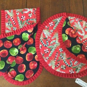 Christmas placemats, Table Runner and placemat set, holiday table runner, placemat set, reversible placemats