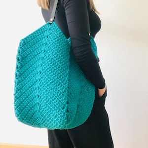 Große Tasche, Damenhandtasche, gewebtes Netz.