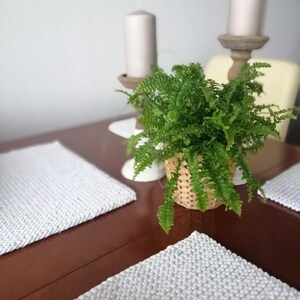 Table and plate mat made of 3mm cotton string, in various sizes. image 3