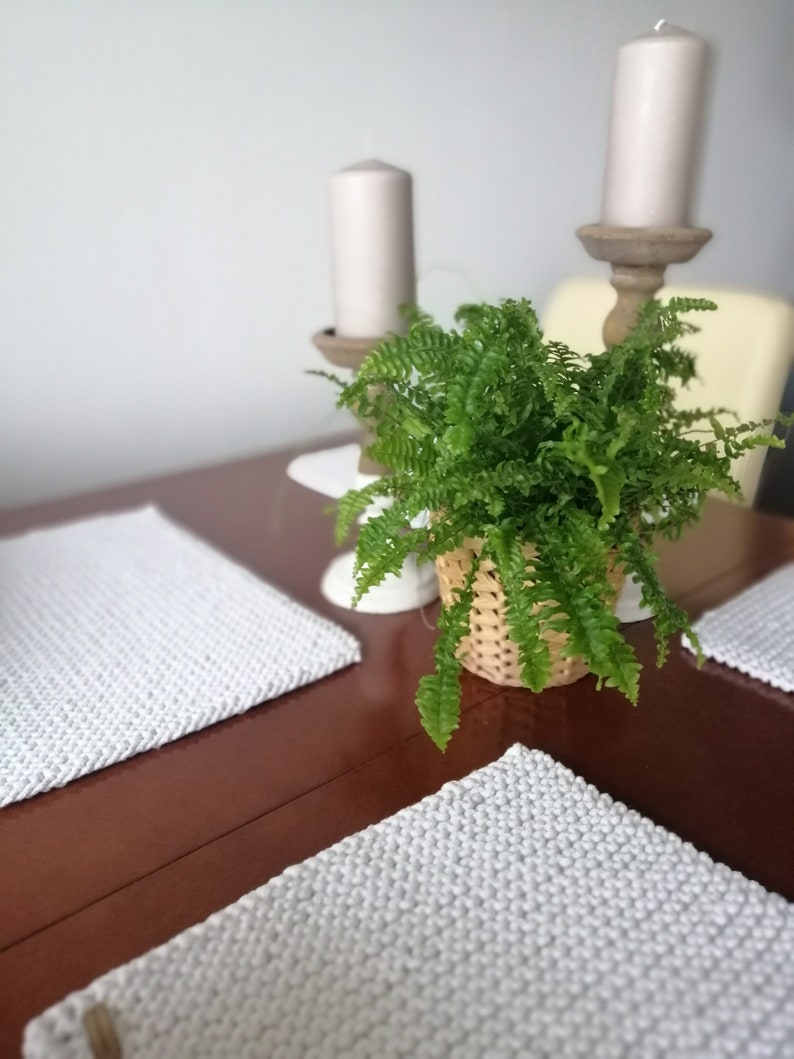 Table and plate mat made of 3mm cotton string, in various sizes. image 3