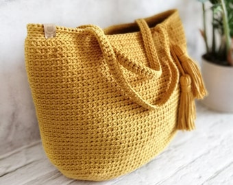 Women's shoulder bag, large beach bag in mustard.