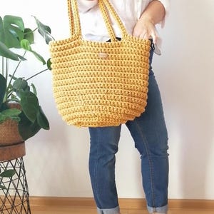 Women&#39;s shoulder bag, various colors, crochet bag.