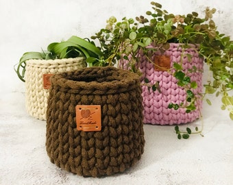 Flowerpot cover, decorative flowerpot, small basket.