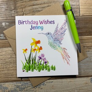 Happy Birthday Card - Wordle Design Bird Birthday Card - Peut être personnalisé - Expédié dans le monde entier
