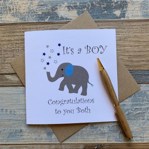 Es ist eine Junge Neue Baby Karte - Elefant Design - Herzlichen Glückwunsch an Sie beide - Liefert Weltweit