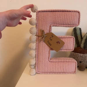 Letras de tela de pana con pompones para decoración de guardería, regalo para baby shower