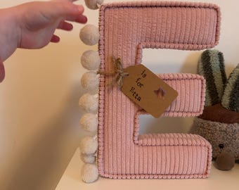 Corduroy pompon letters letters babyshower kraamcadeau