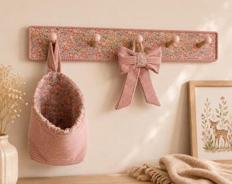 Perchero Liberty London hecho a mano: Ganchos de pared de madera para niños, almacenamiento para guardería