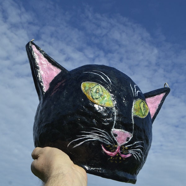 ABAT-JOUR EN PAPIER MACHE : tête géante de chat noir, lampe noire, décoration d'intérieur gothique, lampe de forme étrange, suspensions, lumières de l'homme des cavernes, lumière inhabituelle