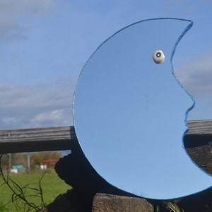 Specchio a forma di luna -  Italia