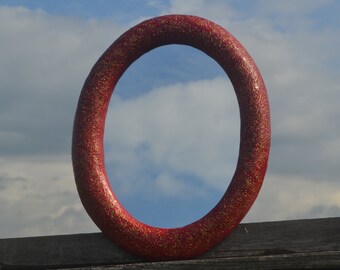 SPECCHIO ROSSO DIPINTO, Specchio decorativo da parete, Specchio ovale sospeso, Specchio in cartapesta, Specchio a motivi astratti, Regali per la prima casa, Specchi Boho