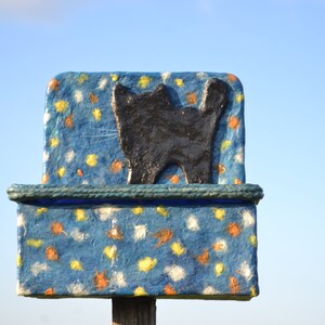 BLUE WHISKER BOX, Scatola decorativa a parete, scatola di carta-mache, scatola di dolcetto del gatto, 3 veri cat Baffi gatto nero gatto, strana scatola, regalo strano, gatti