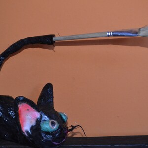 かわいい黒猫、ブラシホルダー黒猫、鉛筆ホルダー、張り子の黒猫、黒猫の像、幸運の黒猫、猫の棚の装飾、子猫