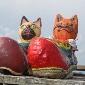 Paire de chaussons de danse, Animaux, Sculpture en papier mâché