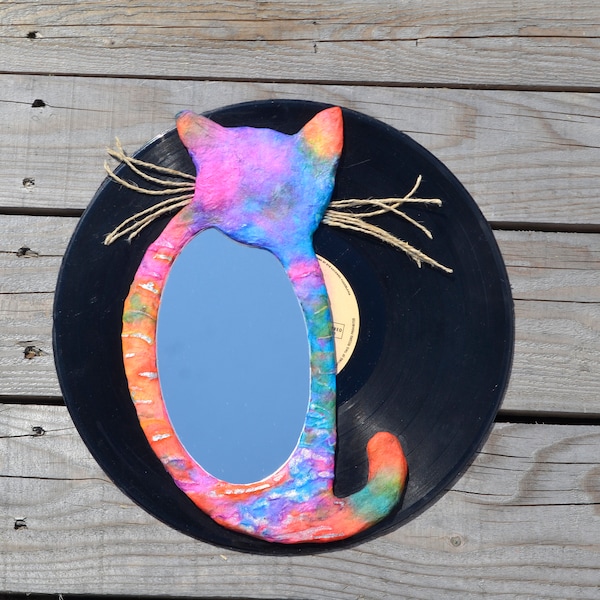 PSYCHEDELIC Cat MIRROR on Recycled LP Vinyl Record, Classic Rock Lover Gift, Cat Lover Gift, Upcycled Vinyl Record, Round Mirror, Cat Mirror