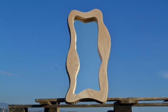 ESCHE HOLZSpiegel, Gewellte Wandspiegel, Holz geschwungener Spiegel, großer Holzspiegel, rustikaler Spiegel, asymmetrischer Spiegel, eklektischer Wanddekor