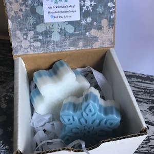 Snowflake Soap, Snowflake Soaps Gift Set, Christmas Soap, Christmas Gift, Holiday Gift, Winter Theme Soap Gift, Hostess Gift