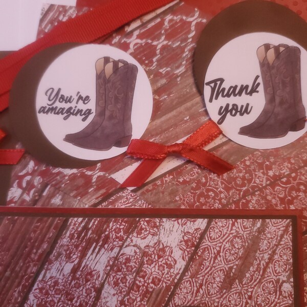 Kit de tarjeta de felicitación con botas vaqueras de cuero y madera de granero con cinta roja y variedad de sentimientos, kit de tarjeta de felicitación hecha a mano para hacer