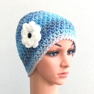 Crochet Chemo Beanie, Removable Flower, Soft Acrylic Hat bild 4