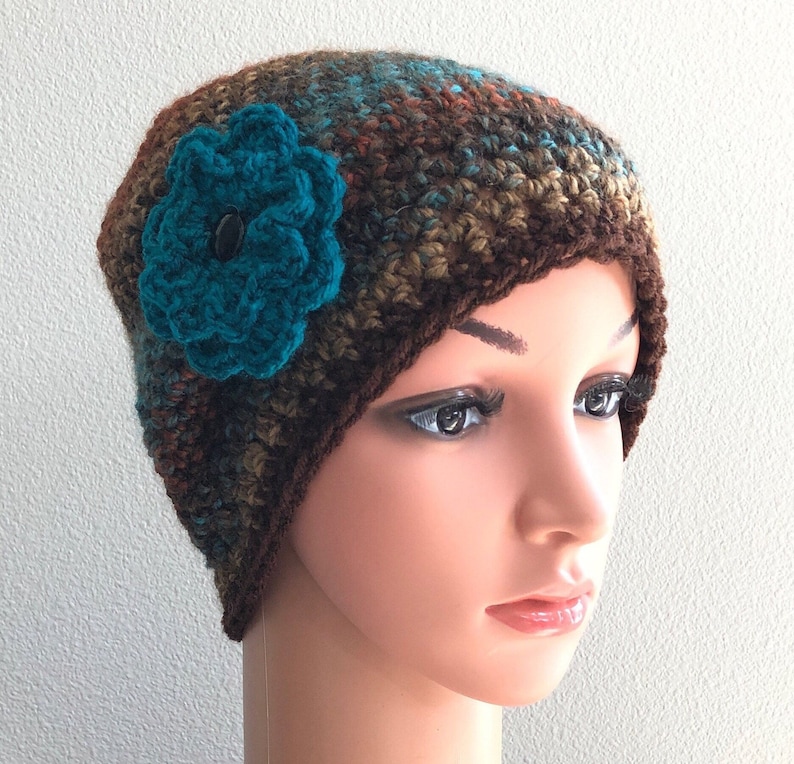 Crochet Chemo Beanie, Removable Flower, Soft Acrylic Hat bild 7