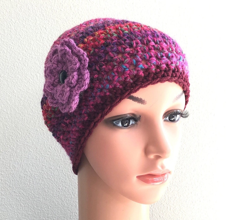 Crochet Chemo Beanie, Removable Flower, Soft Acrylic Hat bild 1