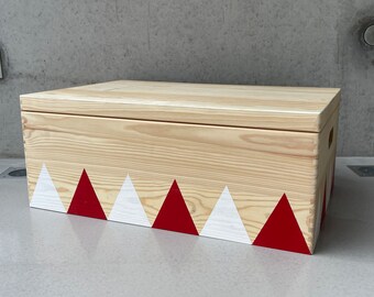 Wooden toy box XL - triangle - red