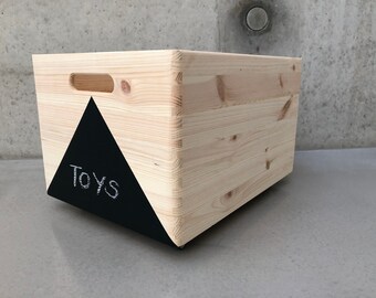 Wooden toy box rolling triangel Scandinavian design for Kid-Rooms