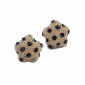 Par de pendientes con forma de flor de pelo vintage