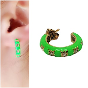 Brinco de argola estrela de zircão verde neon e transparente | Prata esterlina 925